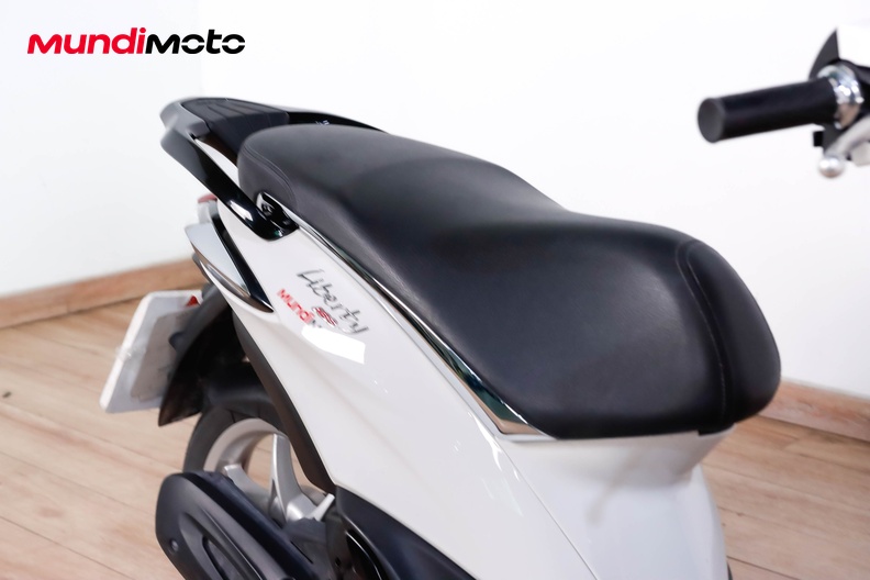 Motorbike image 13