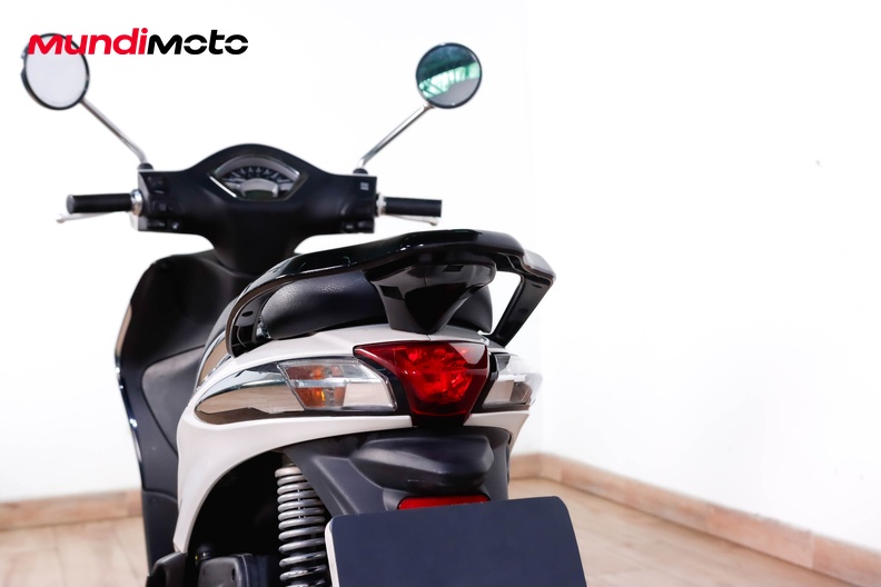 Motorbike image 9