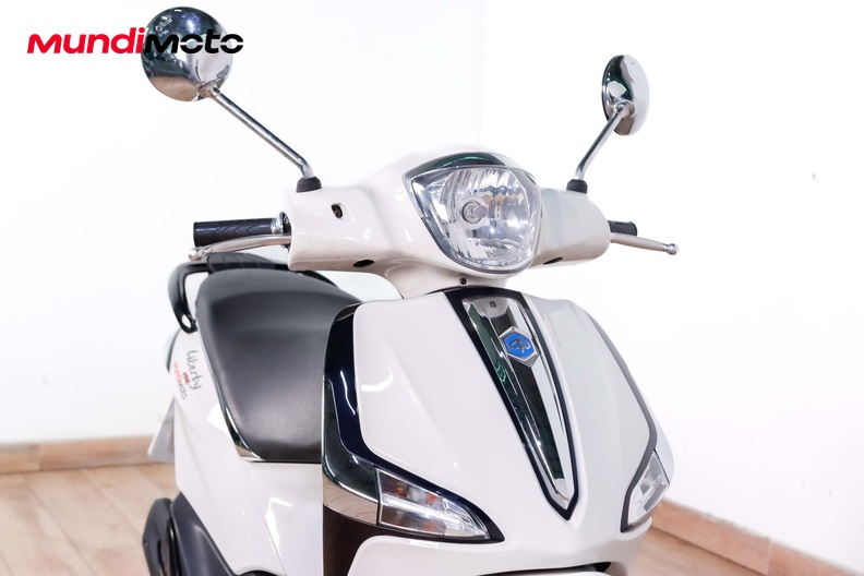 Motorbike image 4