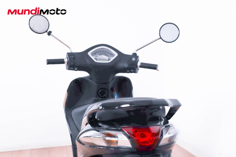 Motorbike image 9