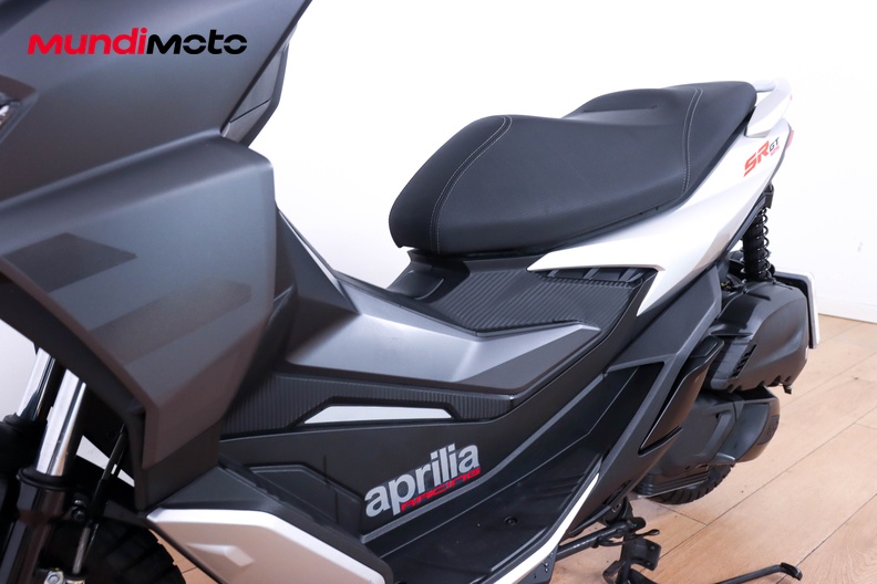 Motorbike image 8