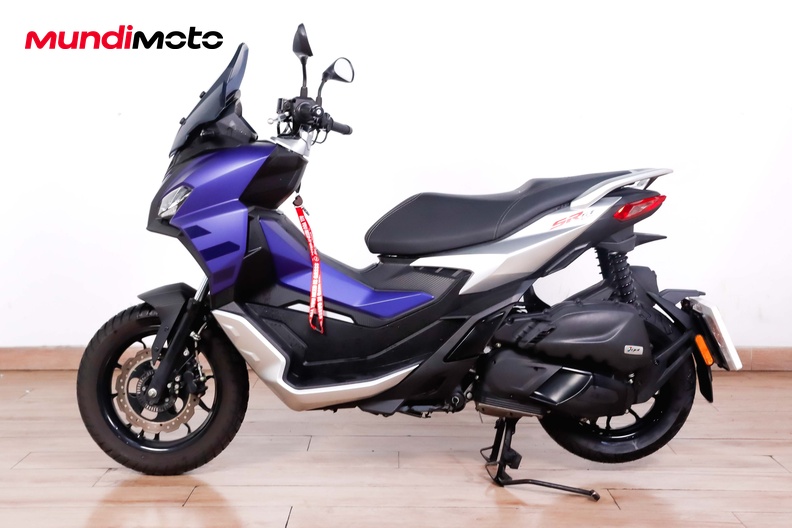 Motorbike image 5