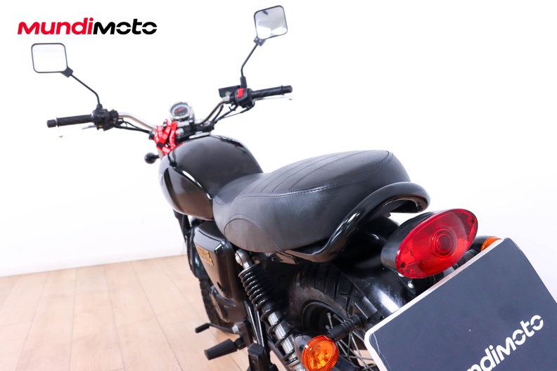 Motorbike image 9