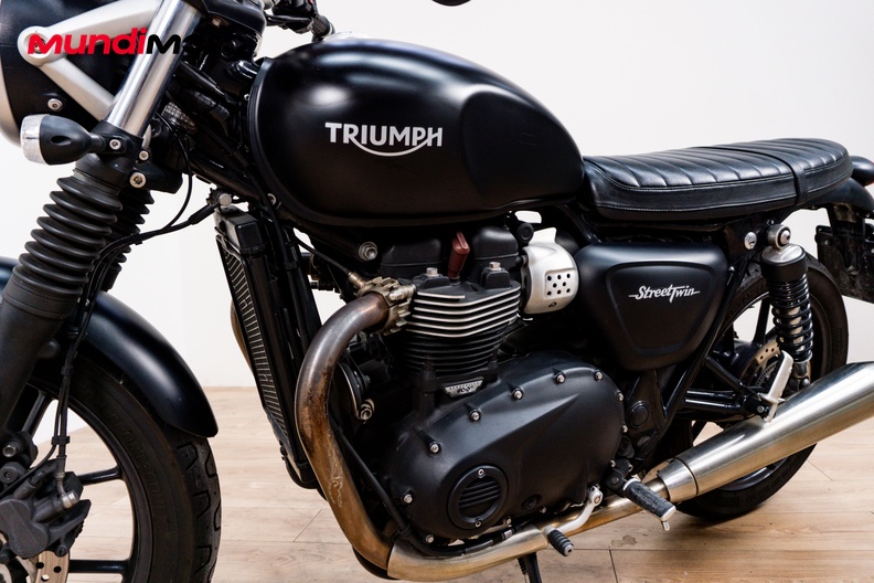 Motorbike image 9