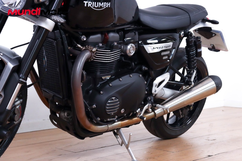 Motorbike image 8