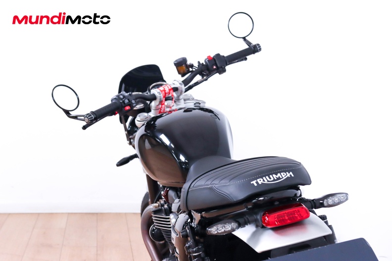 Motorbike image 9