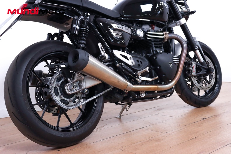 Motorbike image 3