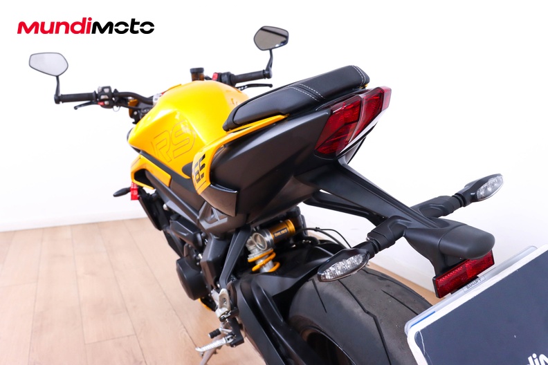 Motorbike image 9