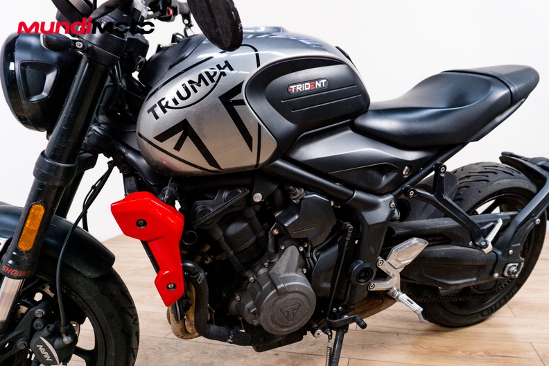 Motorbike image 9