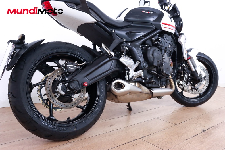 Motorbike image 3