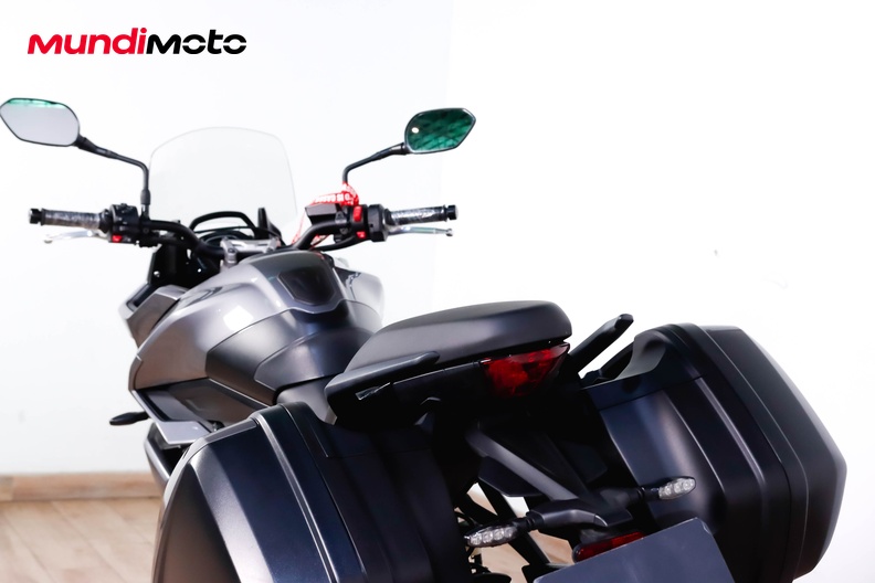 Motorbike image 9