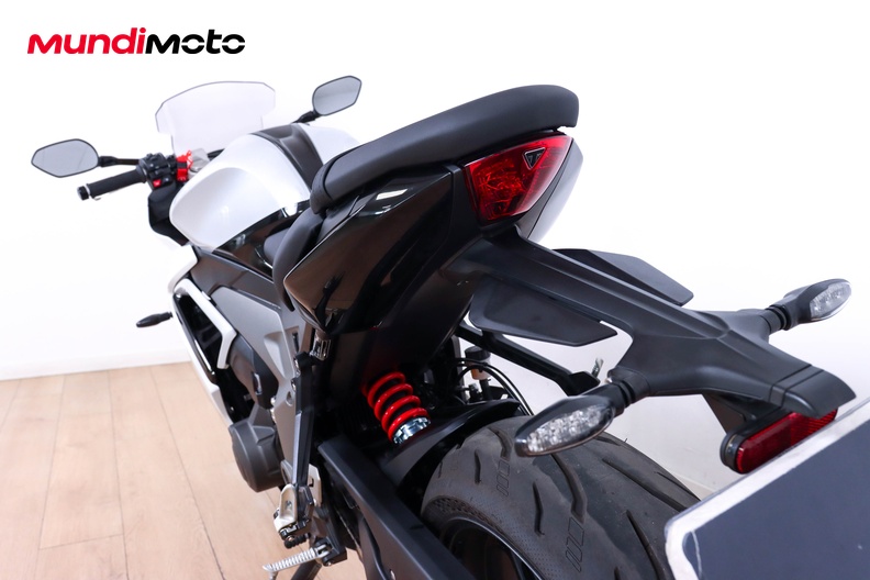 Motorbike image 9