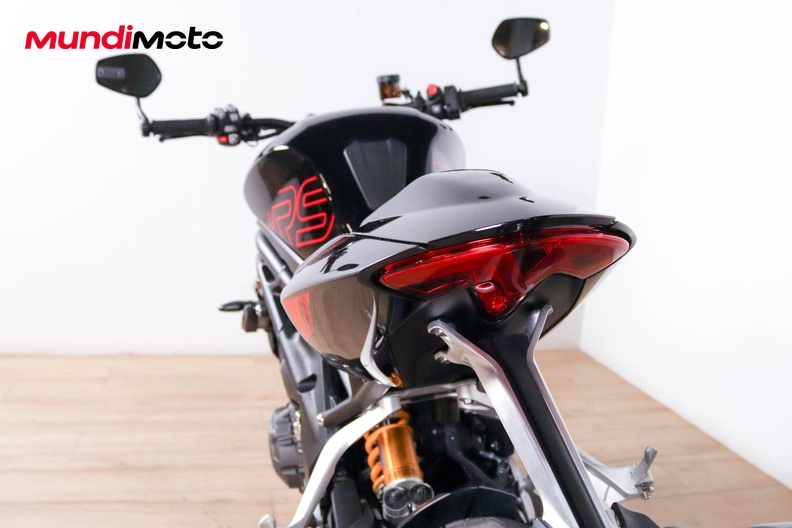 Motorbike image 9