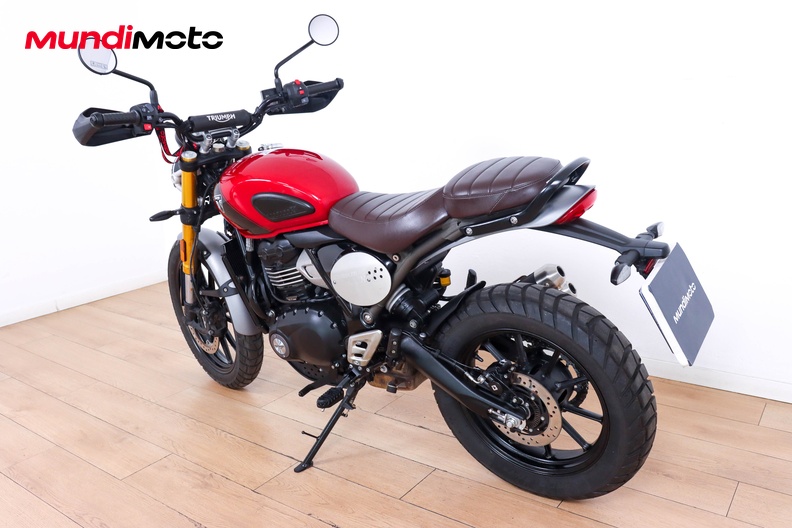 Motorbike image 6