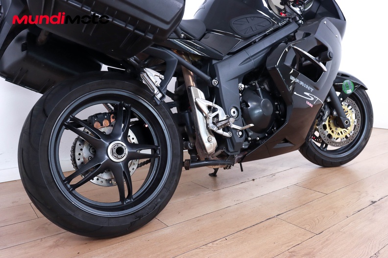Motorbike image 3
