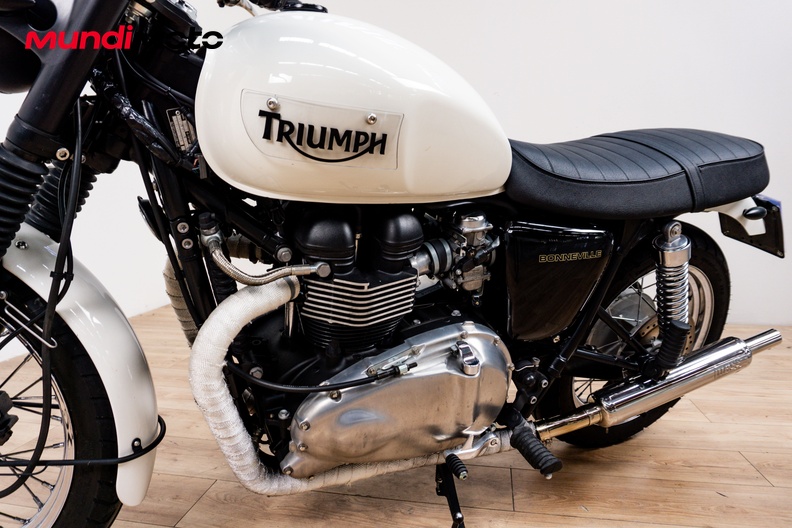 Motorbike image 9