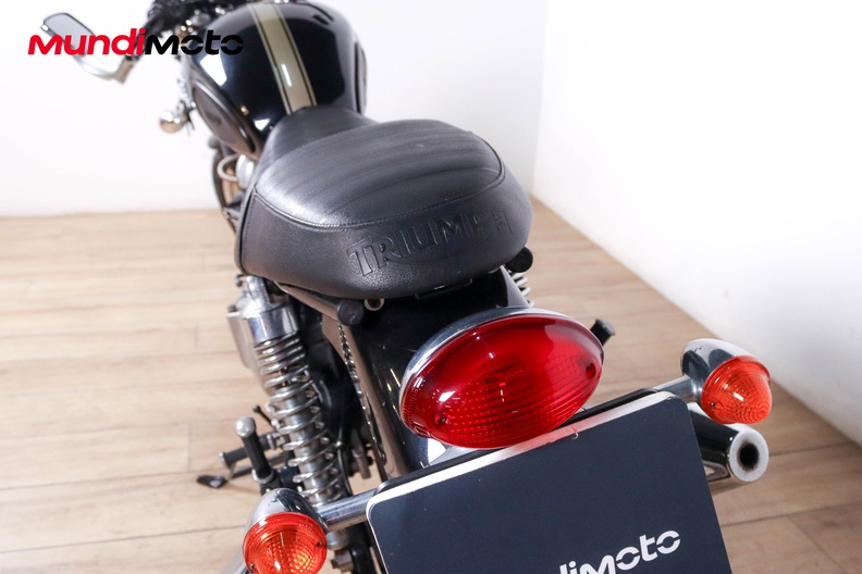 Motorbike image 9