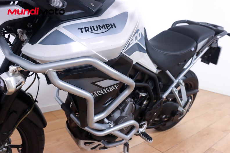 Motorbike image 8