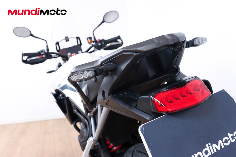 Motorbike image 9