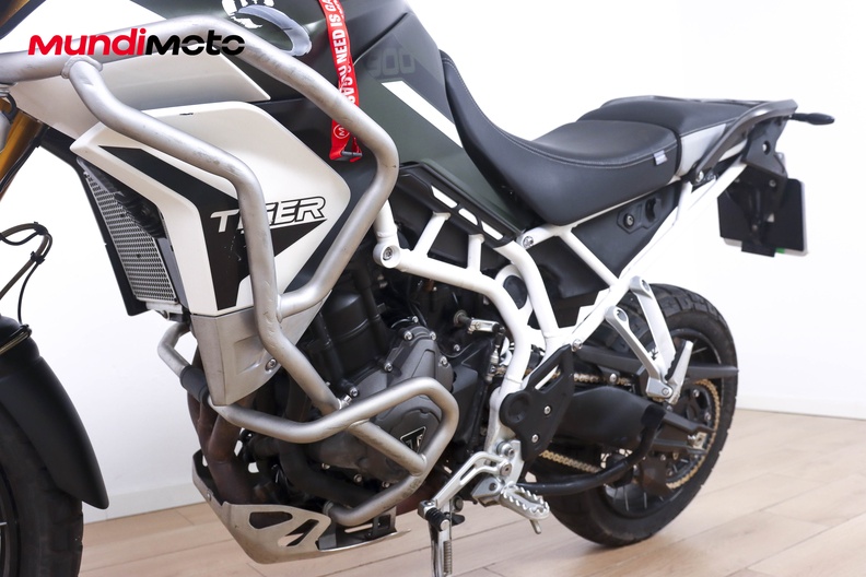 Motorbike image 8