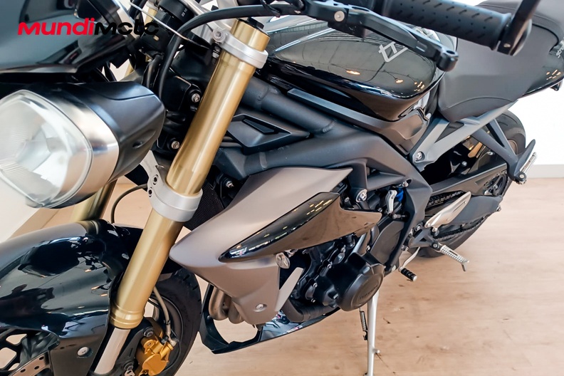 Motorbike image 9