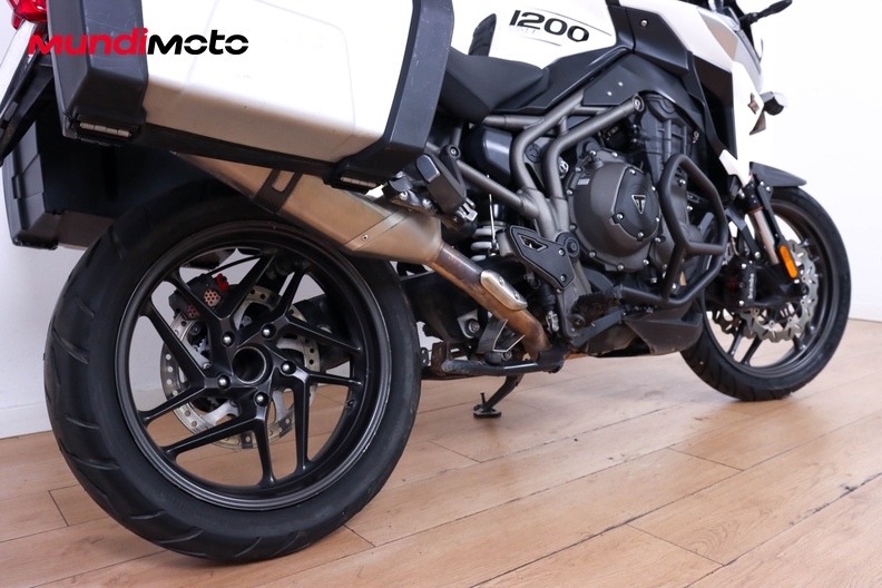 Motorbike image 3