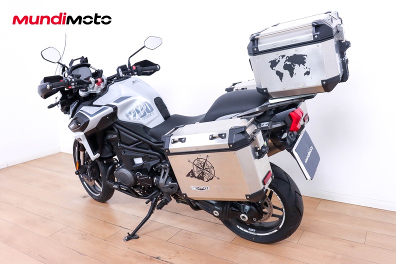 Motorbike image 6