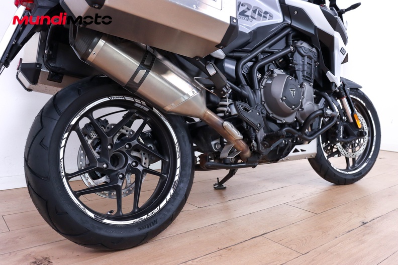 Motorbike image 3
