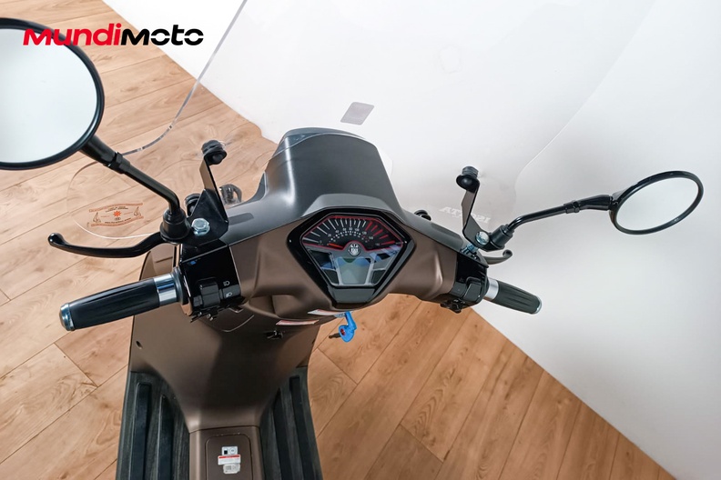 Motorbike image 10