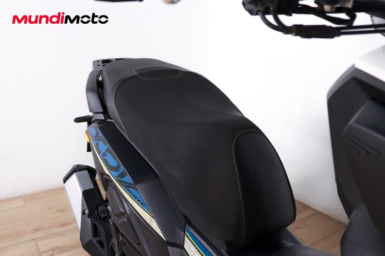 Motorbike image 12