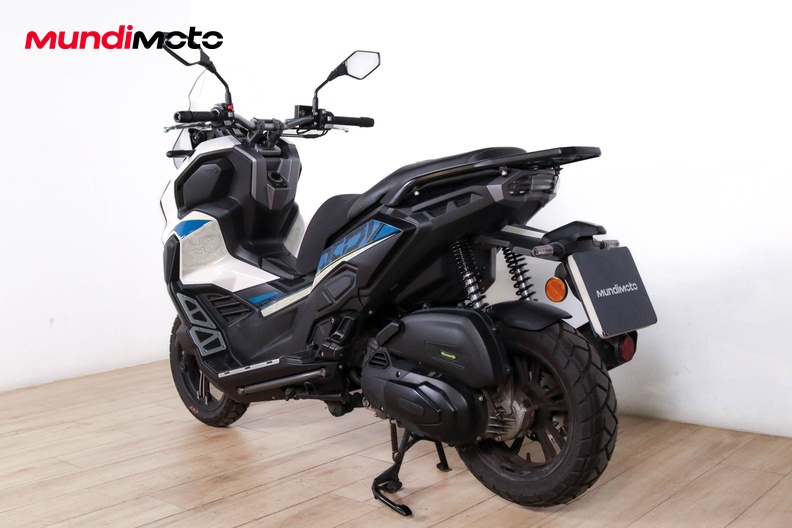 Motorbike image 6