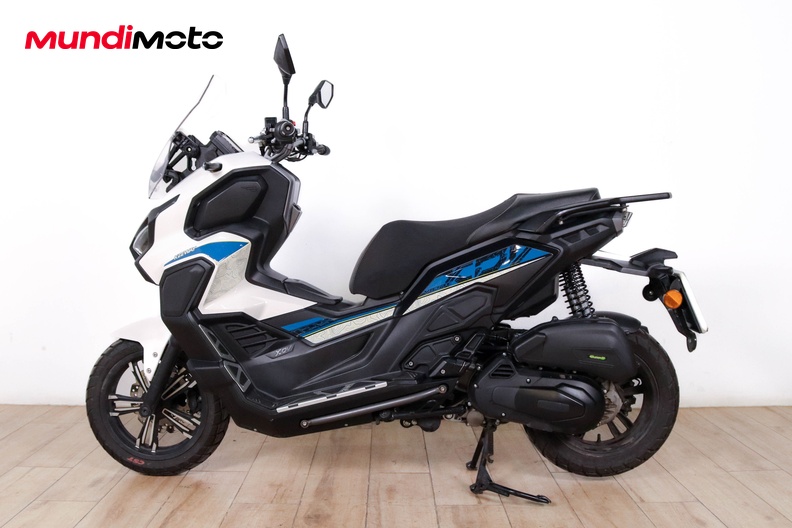 Motorbike image 5
