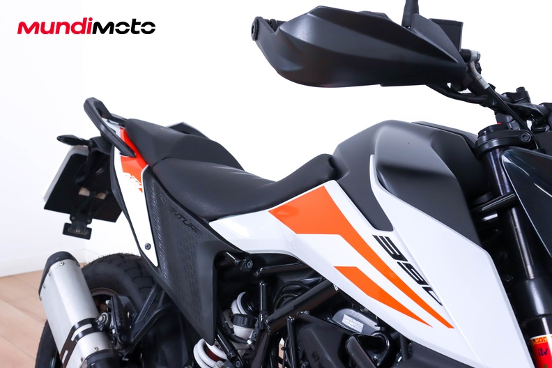 Motorbike image 12