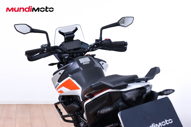 Motorbike image 9
