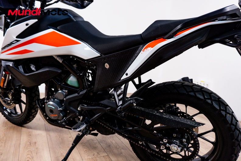 Motorbike image 8