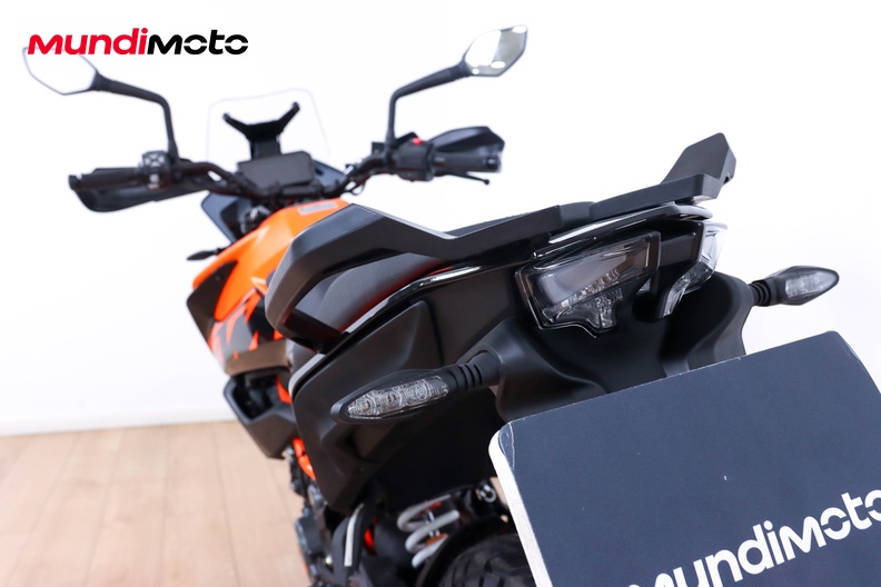 Motorbike image 9