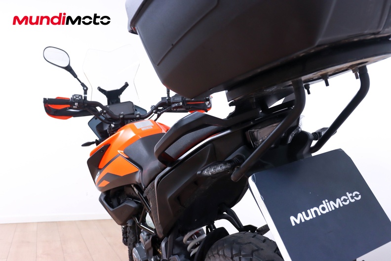 Motorbike image 9