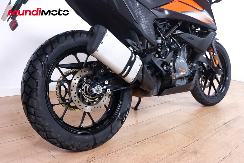 Motorbike image 3