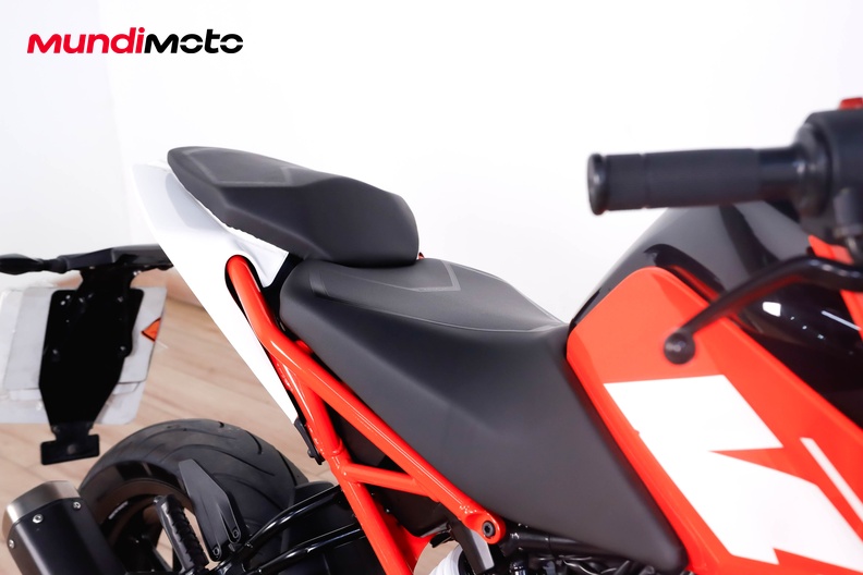 Motorbike image 13