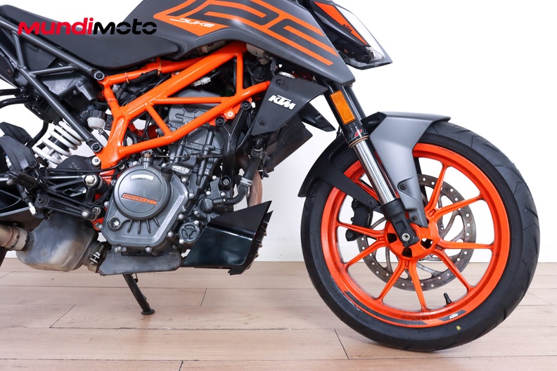 Motorbike image 12