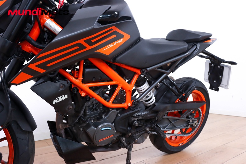 Motorbike image 8