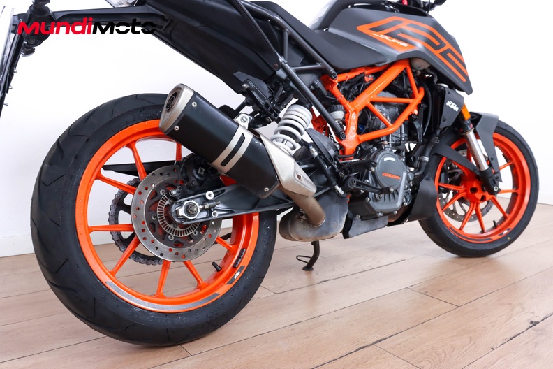 Motorbike image 3