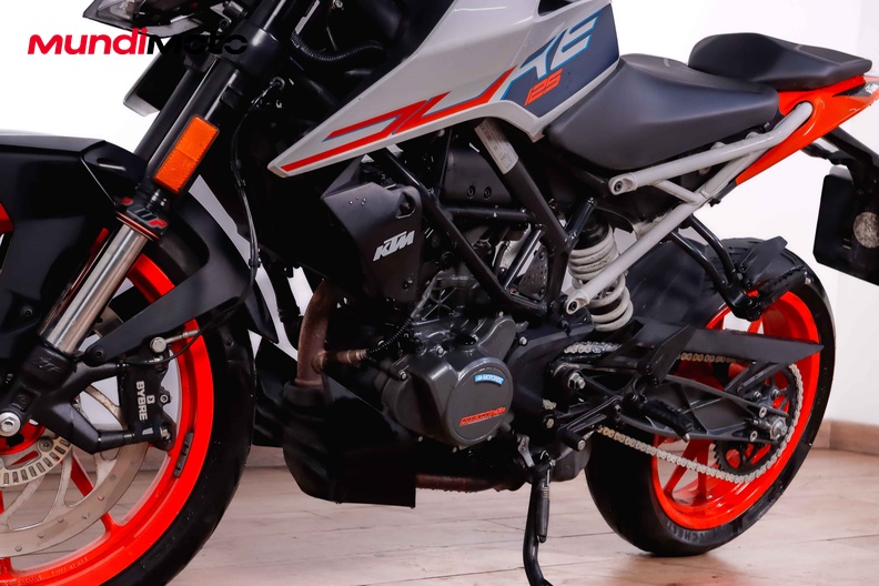 Motorbike image 8
