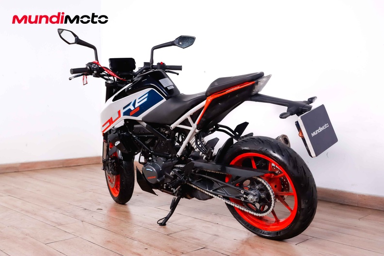 Motorbike image 6