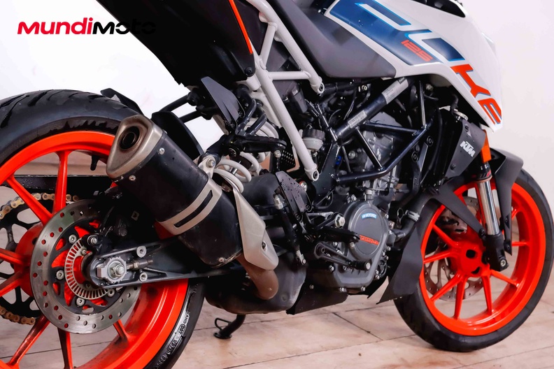 Motorbike image 3