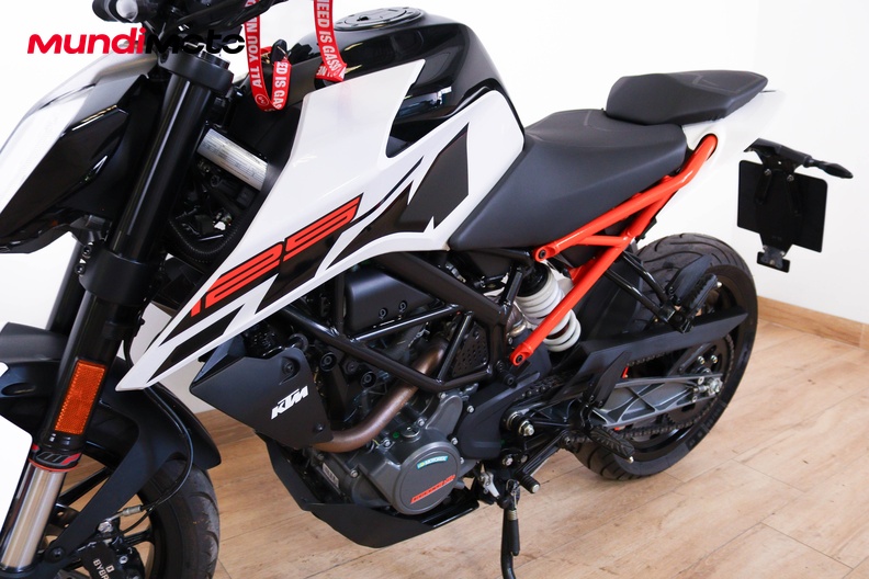 Motorbike image 8