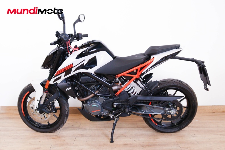 Motorbike image 5