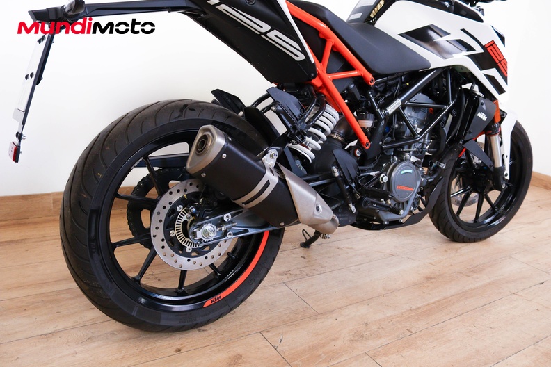 Motorbike image 3