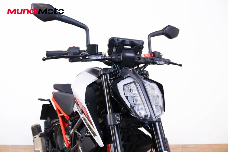 Motorbike image 4