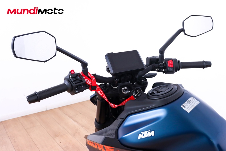 Motorbike image 10